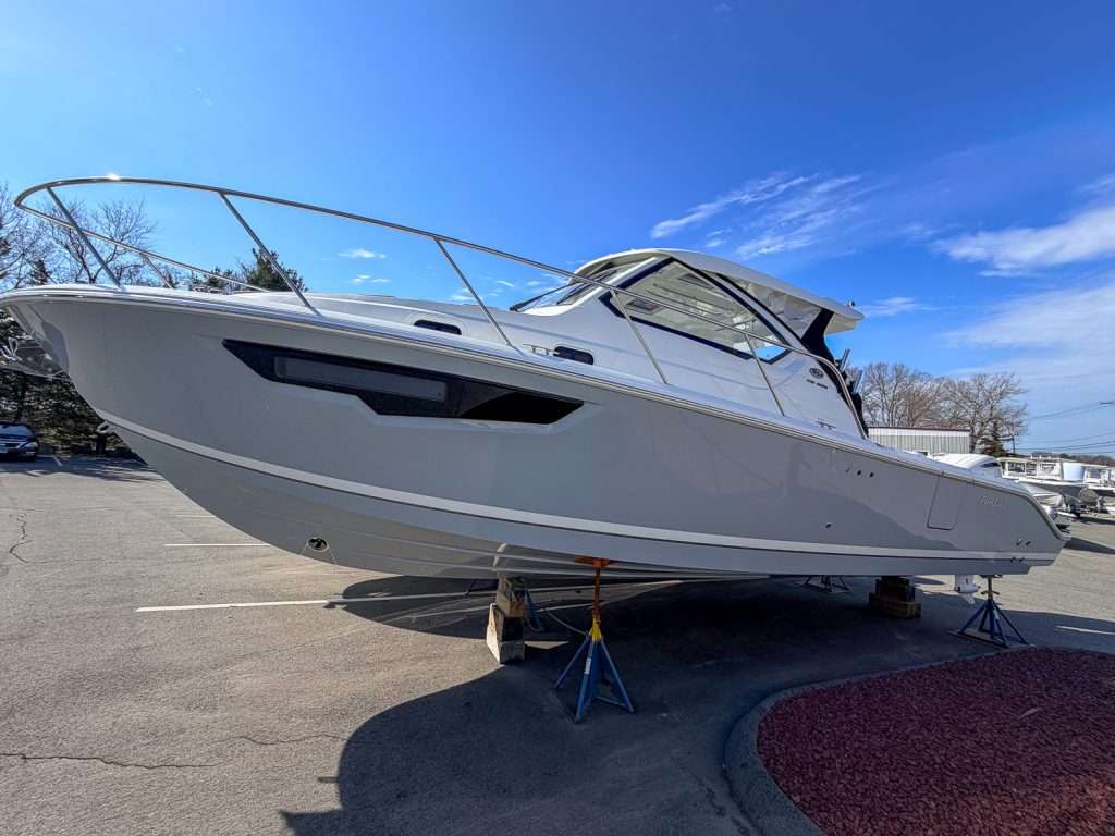 OS325 1 - 2026 Pursuit OS 325