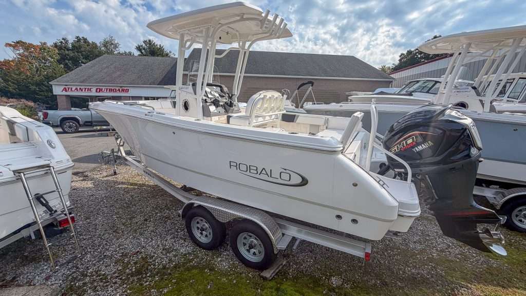 R232 28 1 - 2026 Robalo R232EX
