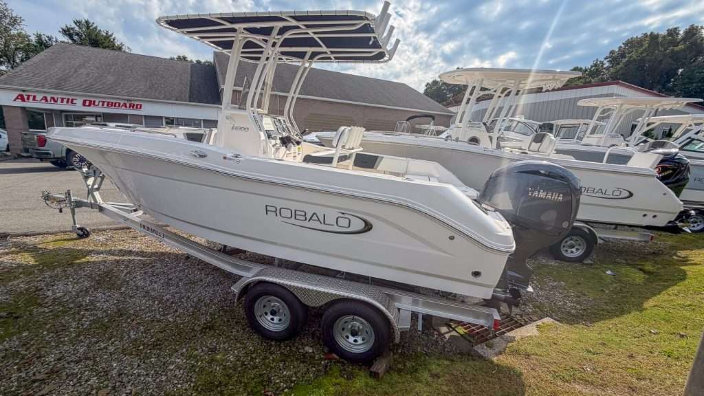 R200 40 - 2026 Robalo R200