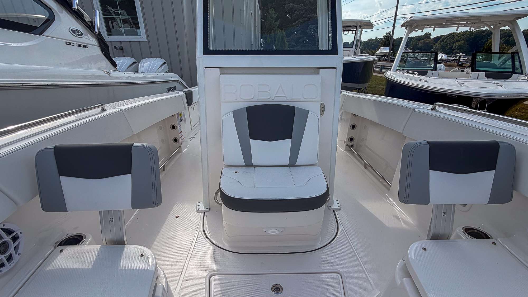 2026 Robalo R250 - Image 7