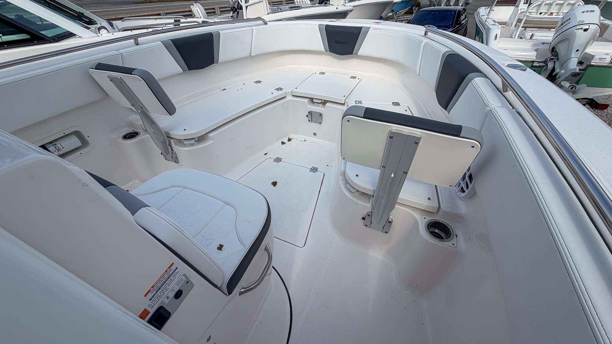 2026 Robalo R250 - Image 8